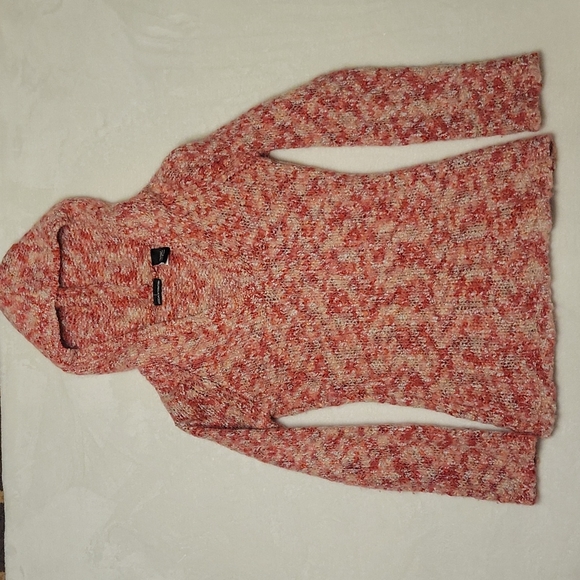 Moda Hooded Sweater - Picture 3 of 6